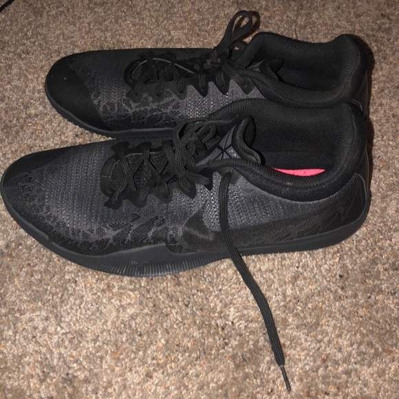 Shoes - Picture 4 of 4